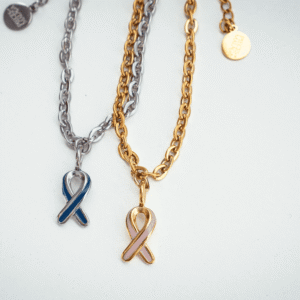 Pulseras metálicas mesa